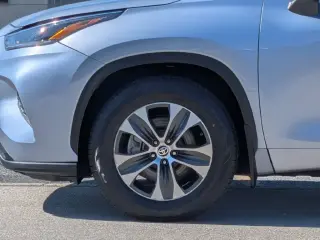 Toyota Highlander 2021 AWD XLE SUV 4 puertas