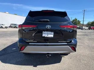 Toyota Highlander 2021 AWD Platinum 4dr SUV