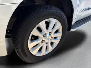 Toyota Sequoia 2018 4x4 Platinum SUV de 4 puertas
