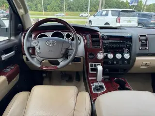 Toyota Tundra 2007 Limited 4p CrewMax Cab SB (5.7L V8)