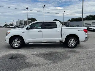Toyota Tundra 2007 Limited 4p CrewMax Cab SB (5.7L V8)
