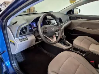 Hyundai ELANTRA 2019 SE Sedán 4 puertas 6M