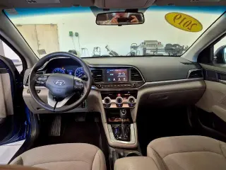 Hyundai ELANTRA 2019 SE Sedán 4 puertas 6M