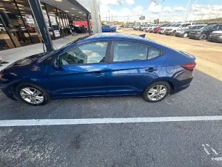 Hyundai ELANTRA 2019 SE Sedán 4 puertas 6M