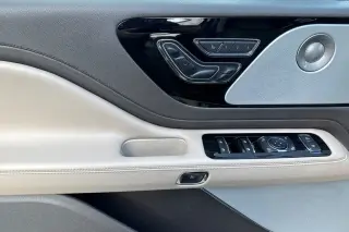 Lincoln Aviator 2023 AWD Reserve 4dr SUV