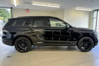 Lincoln Aviator 2023 AWD Reserve 4dr SUV