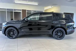 Lincoln Aviator 2023 AWD Reserve 4dr SUV