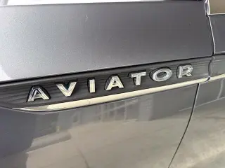 Lincoln Aviator 2021 con tracción en las fouraz y Reserve 4dr SUV