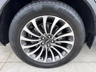 Lincoln Aviator 2021 con tracción en las fouraz y Reserve 4dr SUV