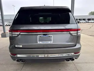 Lincoln Aviator 2021 con tracción en las fouraz y Reserve 4dr SUV