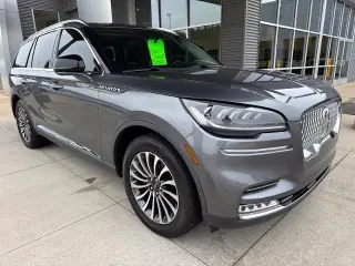 Lincoln Aviator 2021 con tracción en las fouraz y Reserve 4dr SUV