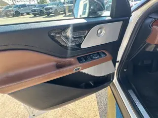 Lincoln Aviator 2022 AWD Reserve 4dr SUV