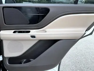 Lincoln Aviator 2023 AWD Estándar 4dr SUV