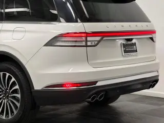 Lincoln Aviator 2023 AWD Estándar 4dr SUV