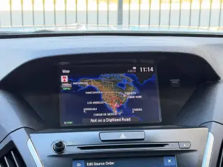 Acura MDX 2020 con transmisión SH-AWD y 4 puertas, SUV de lujo