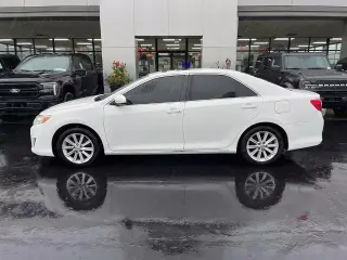 Toyota Camry 2013 XLE 4p Sedan