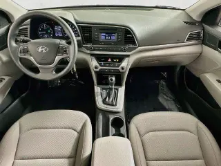 Hyundai ELANTRA 2017 SE Sedán 4 puertas 6M