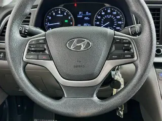 Hyundai ELANTRA 2017 SE Sedán 4 puertas 6M