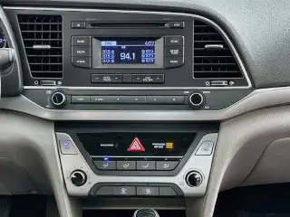Hyundai ELANTRA 2017 SE Sedán 4 puertas 6M