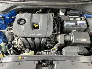 Hyundai ELANTRA 2017 SE Sedán 4 puertas 6M
