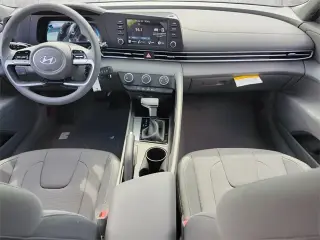 Hyundai ELANTRA 2025 SE 4p Sedán