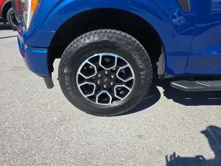 Ford F-150 2023 4x4 XLT 4 puertas SuperCrew 5.5 pies. SB