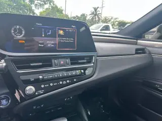 Lexus ES 350 2022 F SPORT 4dr Sedán