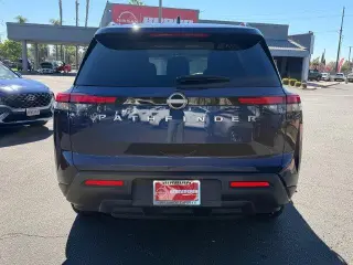 Nissan Pathfinder 2025 SV 4 SUV
