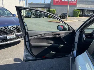 Toyota Camry 2025 SE 4dr Sedan