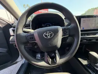 Toyota Camry 2025 SE 4dr Sedan