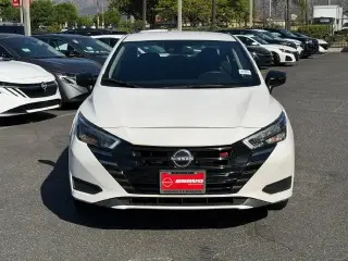 Nissan Versa 2024 SR Sedán 4 puertas