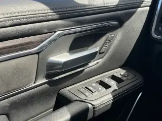 Ram 1500 2026 4x4 Laramie 4p Puerta de Tripulante 5.6 ft. SB Camioneta