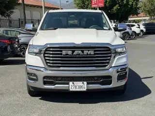 Ram 1500 2026 4x4 Laramie 4p Puerta de Tripulante 5.6 ft. SB Camioneta