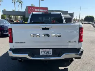 Ram 1500 2026 4x4 Laramie 4p Puerta de Tripulante 5.6 ft. SB Camioneta