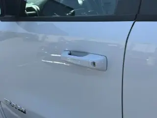 Ram 1500 2026 4x4 Laramie 4p Puerta de Tripulante 5.6 ft. SB Camioneta