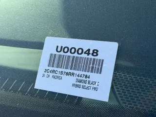 Chrysler Pacifica Plug-In Hybrid 2024 Road Tripper 4dr Mini-Van