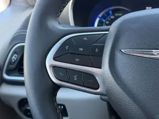 Chrysler Pacifica Plug-In Hybrid 2024 Road Tripper 4dr Mini-Van