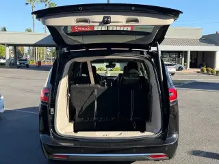 Chrysler Pacifica Plug-In Hybrid 2024 Road Tripper 4dr Mini-Van