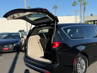 Chrysler Pacifica Plug-In Hybrid 2024 Road Tripper 4dr Mini-Van