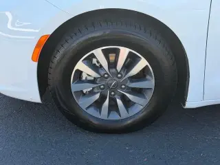 Chrysler Pacifica Plug-In Hybrid 2024 Road Tripper 4dr Mini-Van