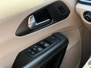 Chrysler Pacifica Plug-In Hybrid 2024 Road Tripper 4dr Mini-Van