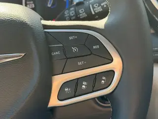 Chrysler Pacifica Plug-In Hybrid 2024 Road Tripper 4dr Mini-Van