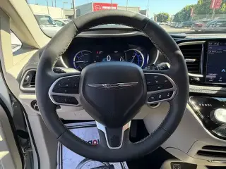 Chrysler Pacifica Plug-In Hybrid 2024 Road Tripper 4dr Mini-Van
