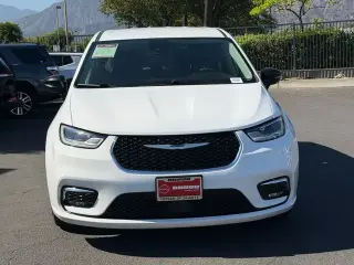 Chrysler Pacifica Plug-In Hybrid 2024 Road Tripper 4dr Mini-Van
