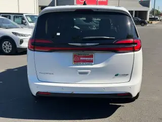 Chrysler Pacifica Plug-In Hybrid 2024 Road Tripper 4dr Mini-Van