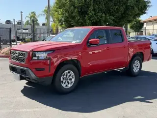 Nissan Frontier 2024 4x2 PRO-X 4p Camioneta de cabina completa 5 pies. SB