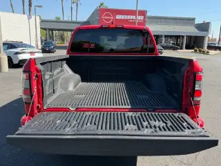 Nissan Frontier 2024 4x2 PRO-X 4p Camioneta de cabina completa 5 pies. SB