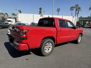 Nissan Frontier 2024 4x2 PRO-X 4p Camioneta de cabina completa 5 pies. SB