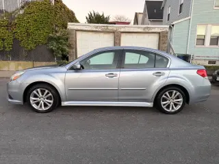 Subaru Legacy 2013