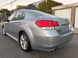 Subaru Legacy 2013
